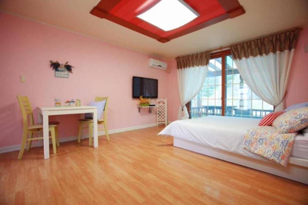 Eoullim Pension Starlight Yard Pyeongchang Room photo